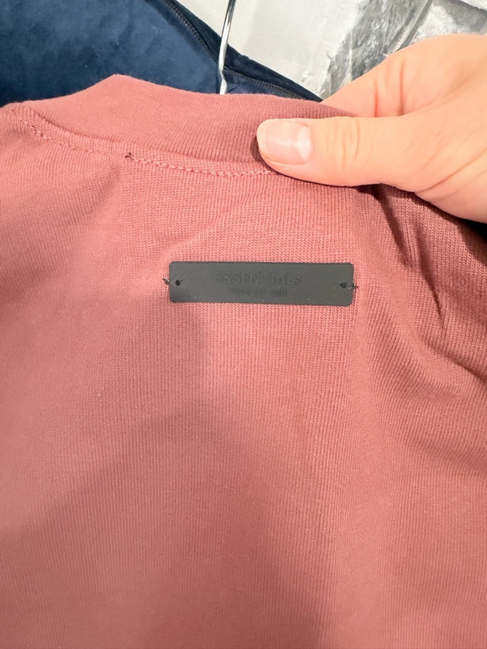 Fear of God ESSENTIALS Burgundy Crewneck T-shirt size M - Picture 4 of 8